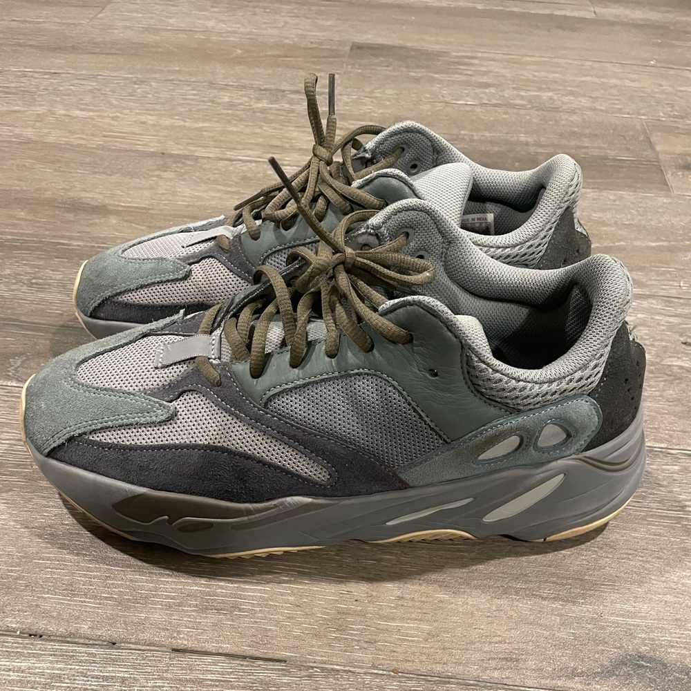 Yeezy Boost 700 Teal Blue